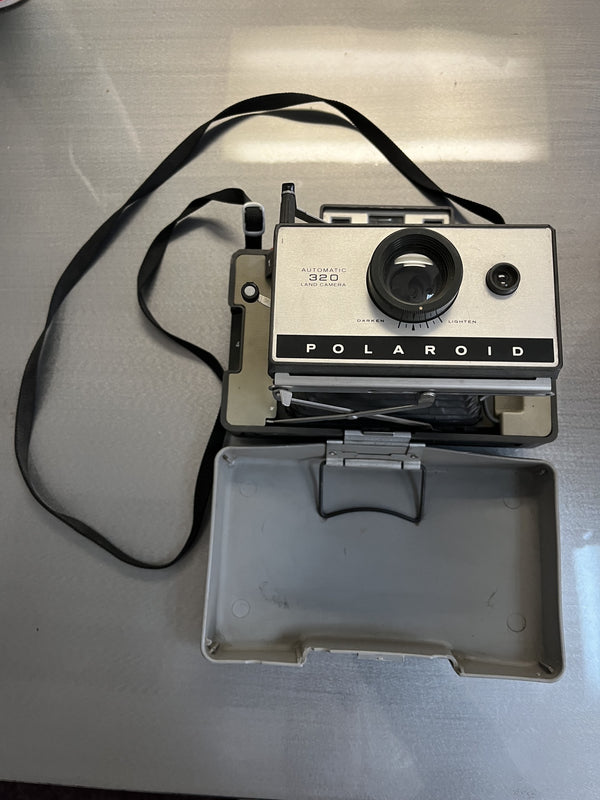 Polaroid Automatic 320 2024 Land Camera 60s